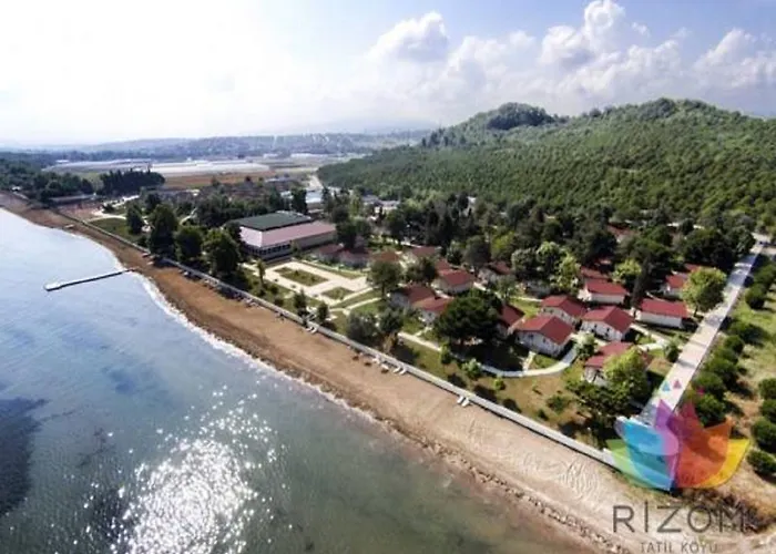 Rizom Tatil Koyu * Samanli